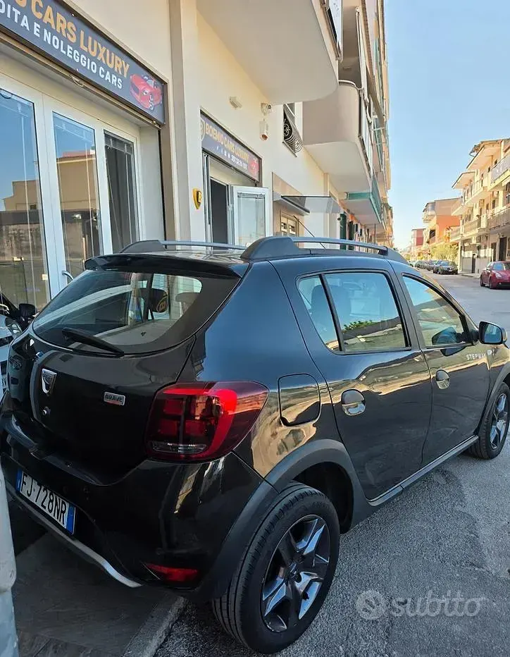 Usata Dacia Sandero 90 CV (66 kW) 2017 Nero Berlina