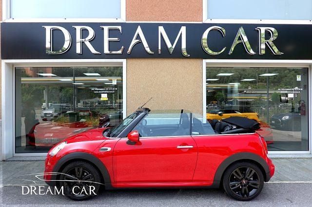 Käytetty Mini Cooper D 116 HP (85 kW) 2017 Punainen Viistoperä