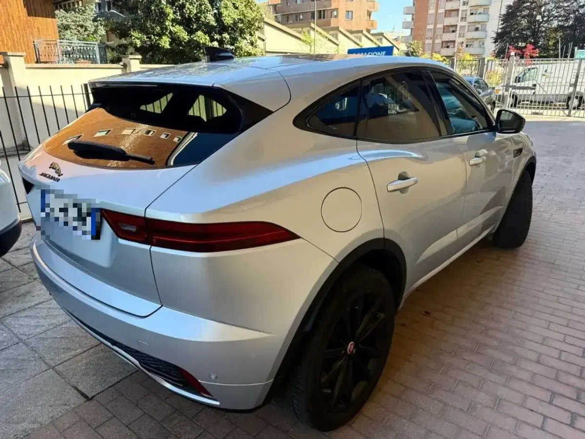 Usata Jaguar E-Pace R-Dynamic 163 CV (119 kW) 2022 Bianco SUV
