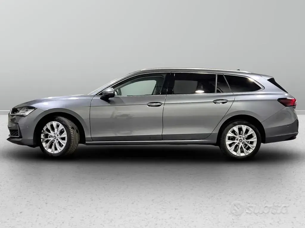Usata Skoda Superb Style 150 CV (110 kW) 2025 Grigio Station wagon