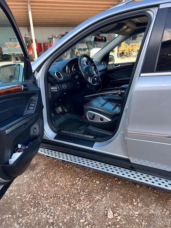 Begagnad Mercedes ML320 225 HK (165 kW) 2008 Grå SUV
