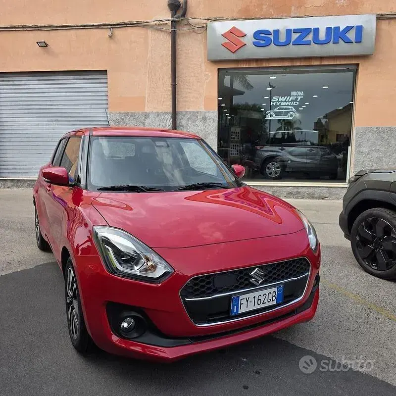 Usata Suzuki Swift 90 CV (66 kW) 2019 Rosso Utilitaria