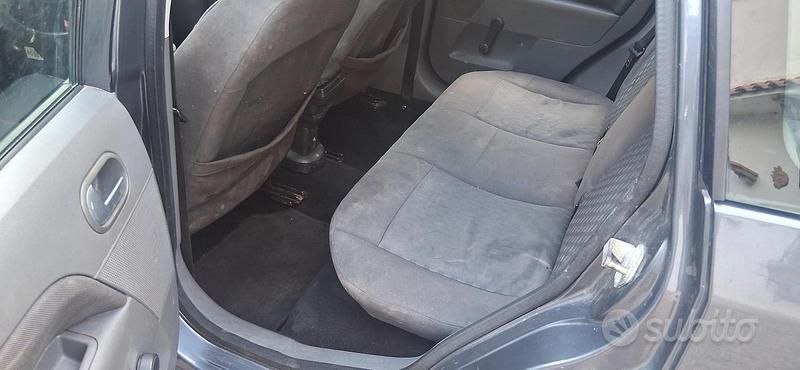 Gebraucht Ford Fiesta 80 PS (58 kW) 2003 Kleinwagen