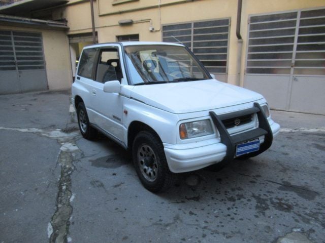 Usata Suzuki Vitara 97 CV (71 kW) 1996 Bianco pastello SUV