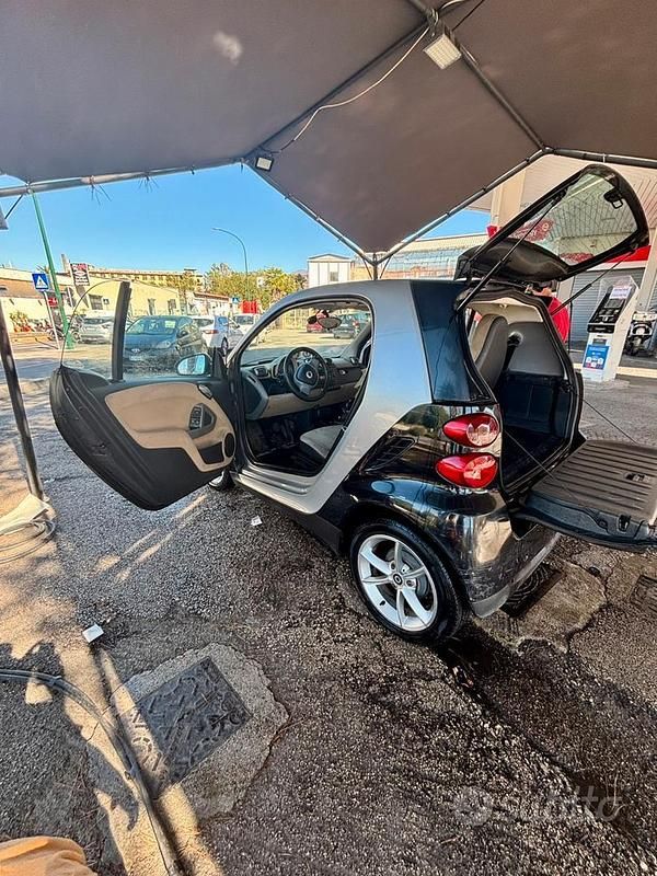 Usata Smart ForTwo Coupé 71 CV (52 kW) 2011 Utilitaria