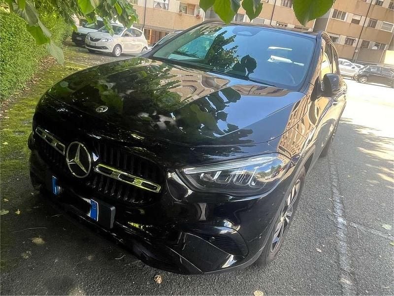 Usata 2024 Mercedes GLA180 Advanced Plus SUV | 36.500 € (Ottimo prezzo) - Immagine 1/4
