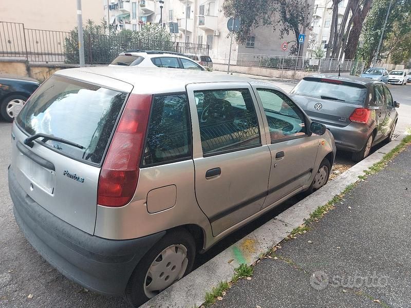 Usata Fiat Punto 54 CV (39 kW) 1997 Grigio Berlina