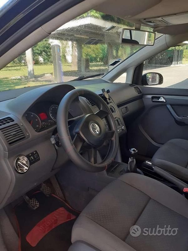 Usata VW Touran 2005 Nero Monovolume