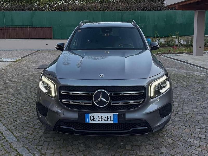 Usata Mercedes GLB200 150 CV (110 kW) 2021 Grigio SUV