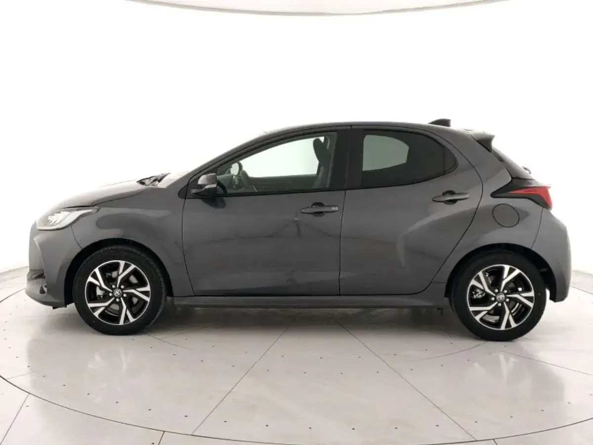 Nuova Toyota Yaris Hybrid Trend 92 CV (67 kW) 2026 Dark grey Utilitaria