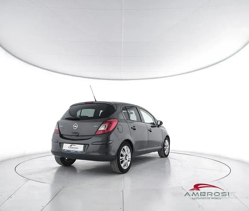 Usata Opel Corsa 75 CV (55 kW) 2011 Grigio Utilitaria