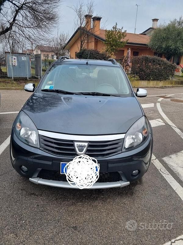Usata Dacia Sandero 88 CV (64 kW) 2012 Grigio Berlina