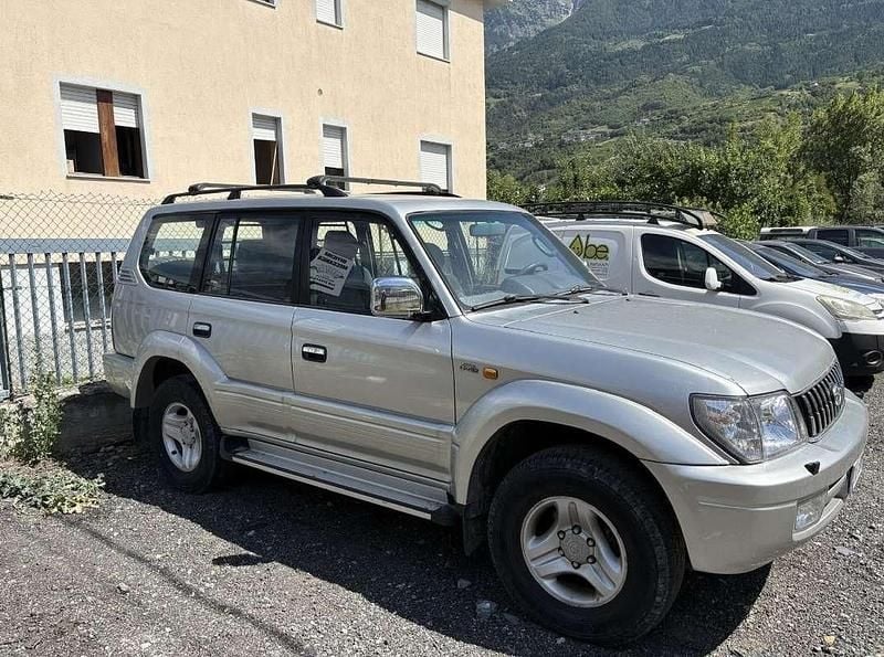 Usata Toyota Land Cruiser 163 CV (119 kW) 2001 Argento SUV