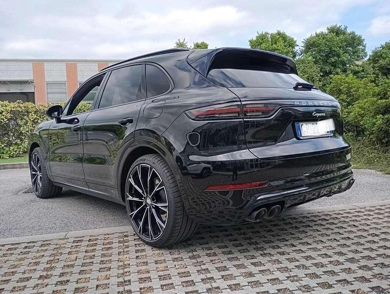 Usata Porsche Cayenne 340 CV (250 kW) 2021 Nero SUV