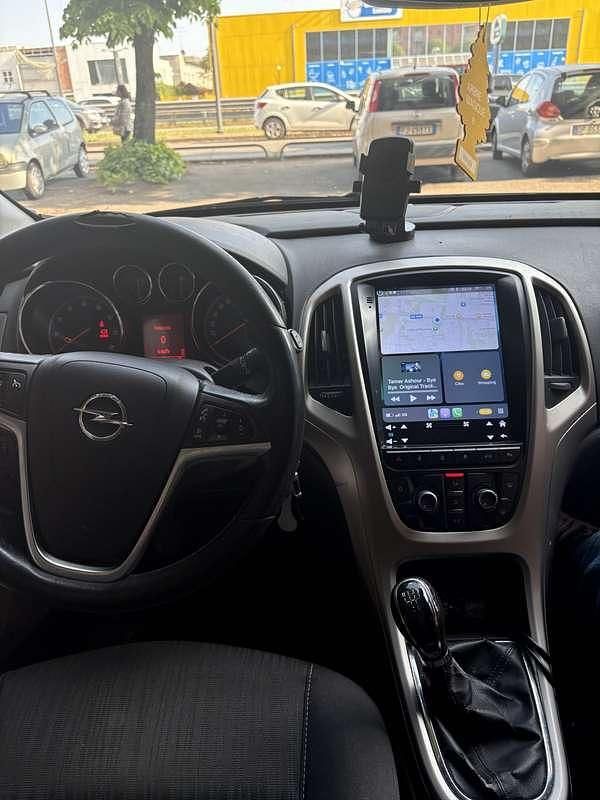 Usata Opel Astra Cosmo 116 CV (85 kW) 2011 Station wagon