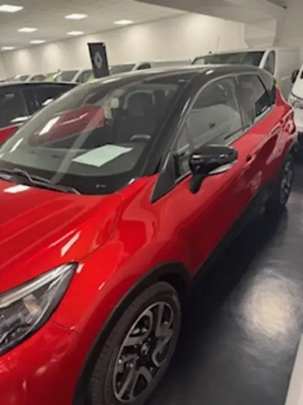 Usata Renault Captur Intens 90 CV (66 kW) 2016 Rosso SUV