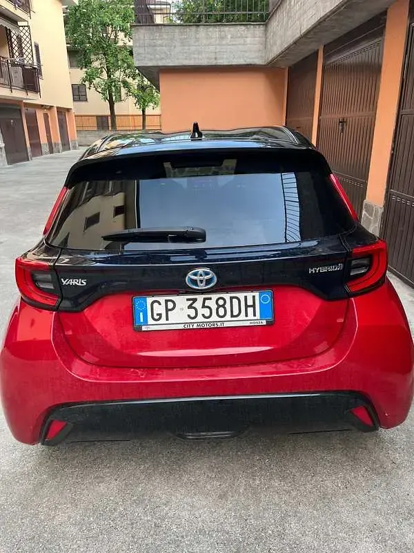 Usata Toyota Yaris Hybrid Style 92 CV (67 kW) 2023 Berlina
