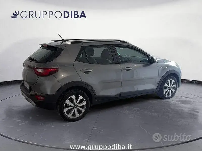 Usata Kia Stonic Style 84 CV (61 kW) 2024 Grigio SUV