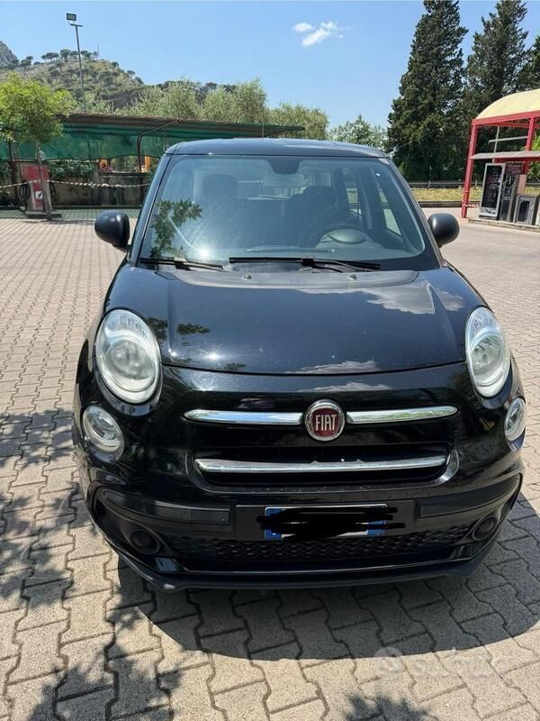 Nero Usata 2019 Fiat 500L Monovolume | 12.800 € (Buon prezzo) - Immagine 1/4