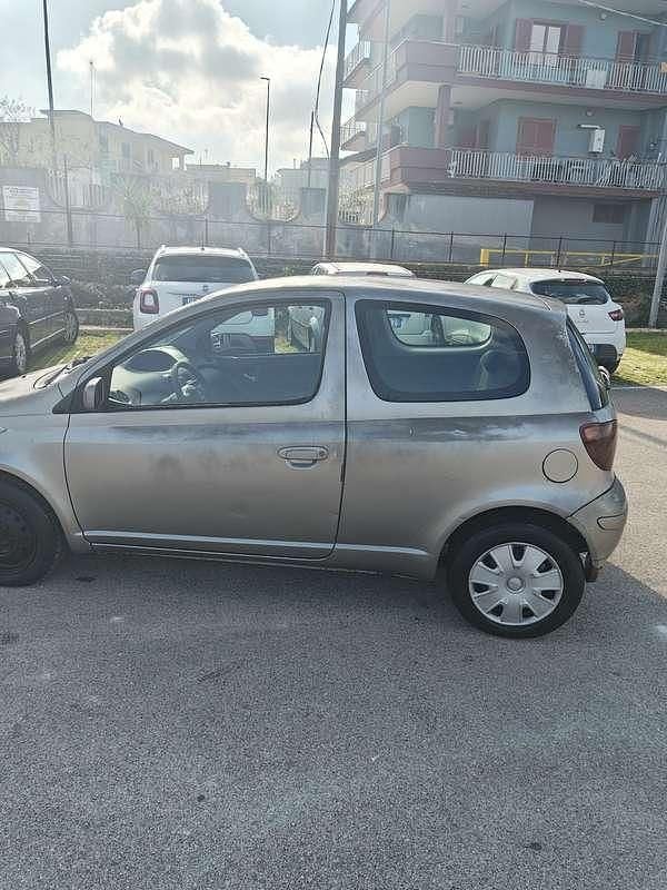 Usata Toyota Yaris 75 CV (55 kW) 2003 Berlina