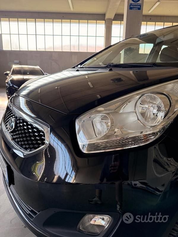 Usata Kia Venga Active 90 CV (66 kW) 2014 Nero Utilitaria