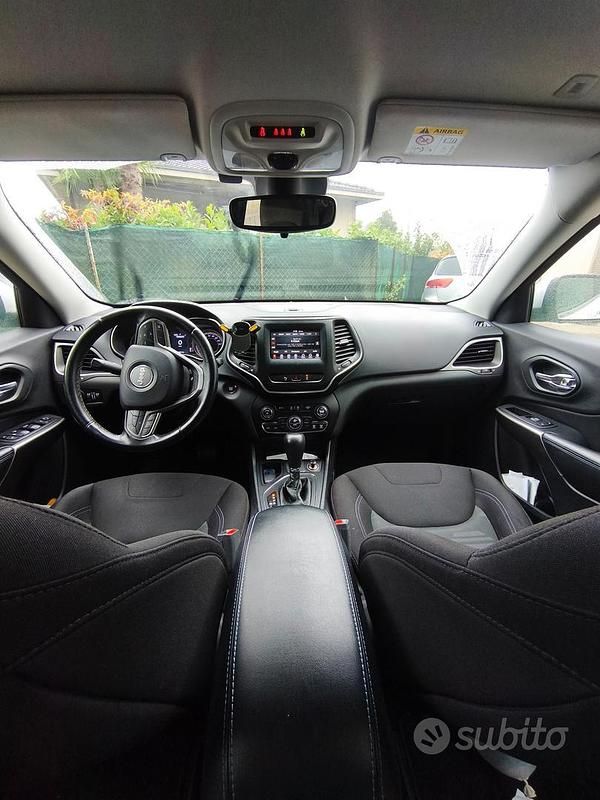 Second-hand Jeep Cherokee 200 CP (147 kW) 2018 Alb SUV
