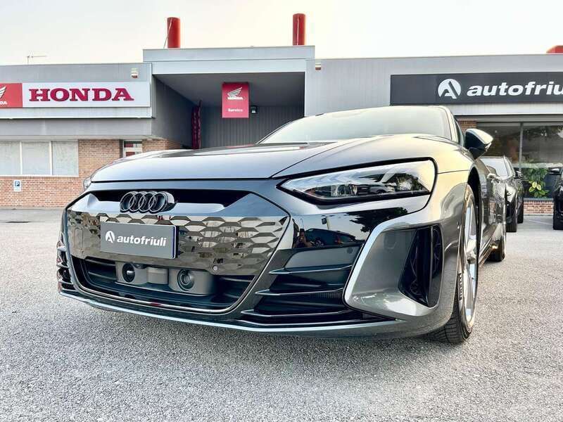 Usata Audi e-tron GT quattro Ambiente 350 kW (476 CV) 2022 Grigio daytona Berlina