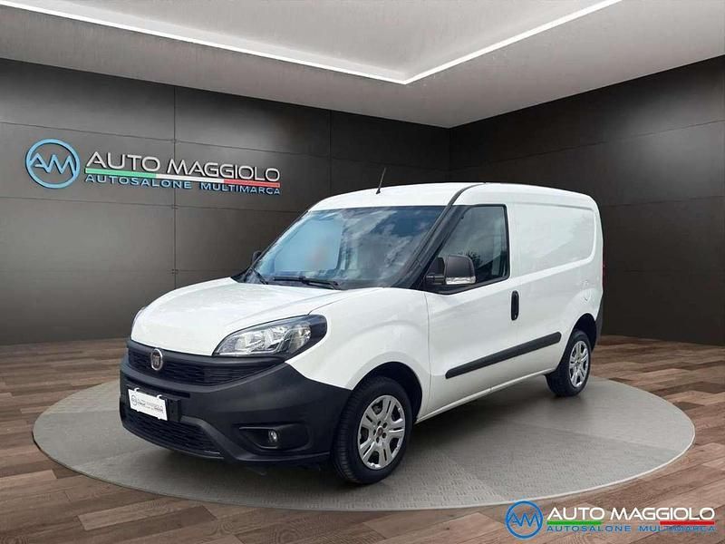 Bianco Usata 2021 Fiat Doblò S Monovolume | 12.000 € (Buon prezzo) - Immagine 1/4