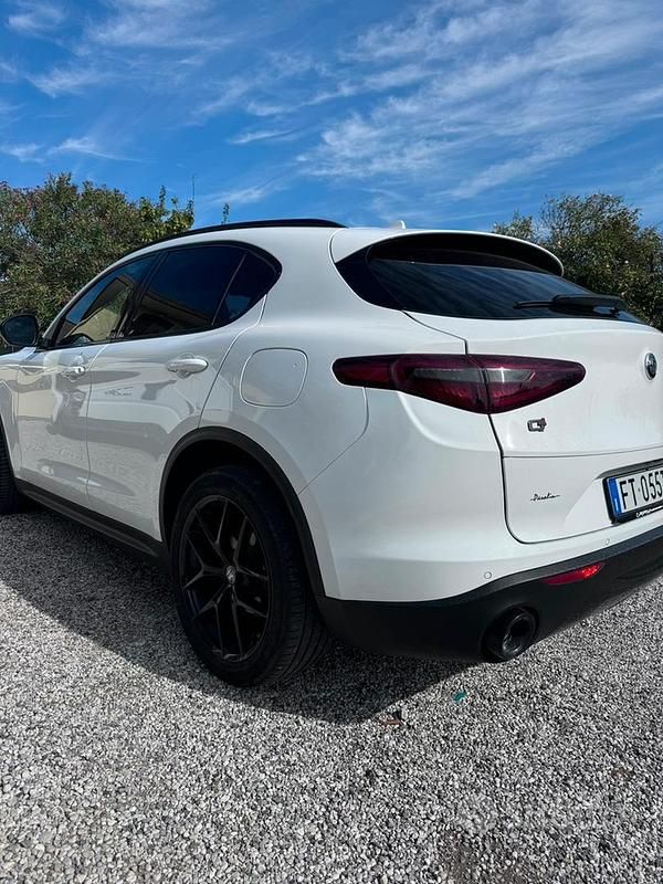 Usata Alfa Romeo Stelvio Tech Edition 210 CV (154 kW) 2019 Bianco SUV