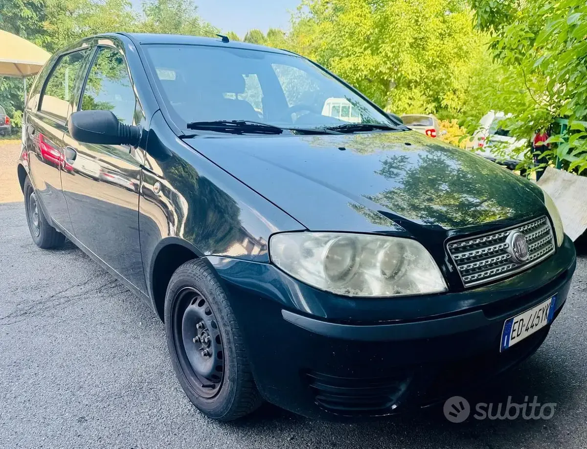 Usata Fiat Punto Classica 69 CV (50 kW) 2010 Nero Utilitaria