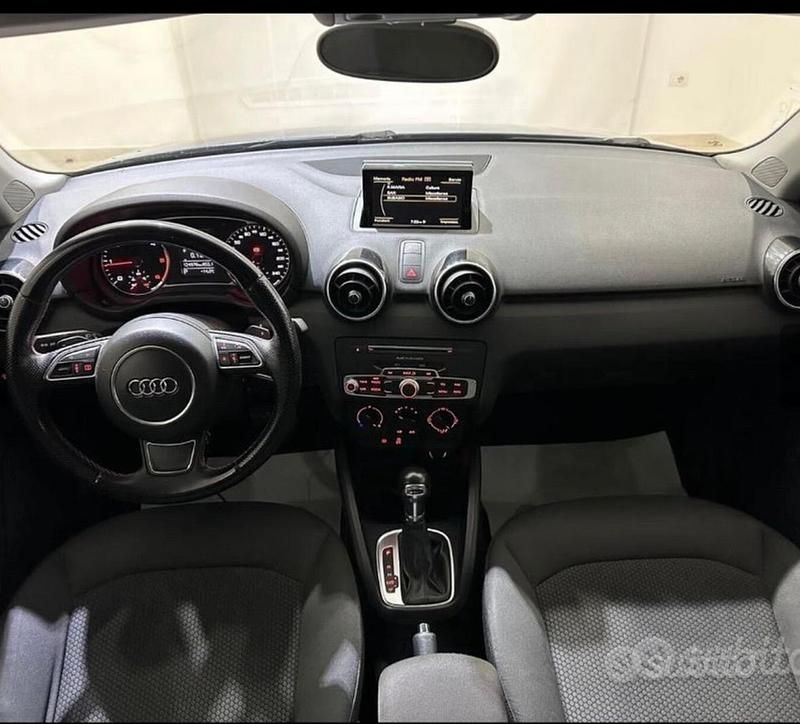 Usata Audi A1 90 CV (66 kW) 2016 Blu Utilitaria