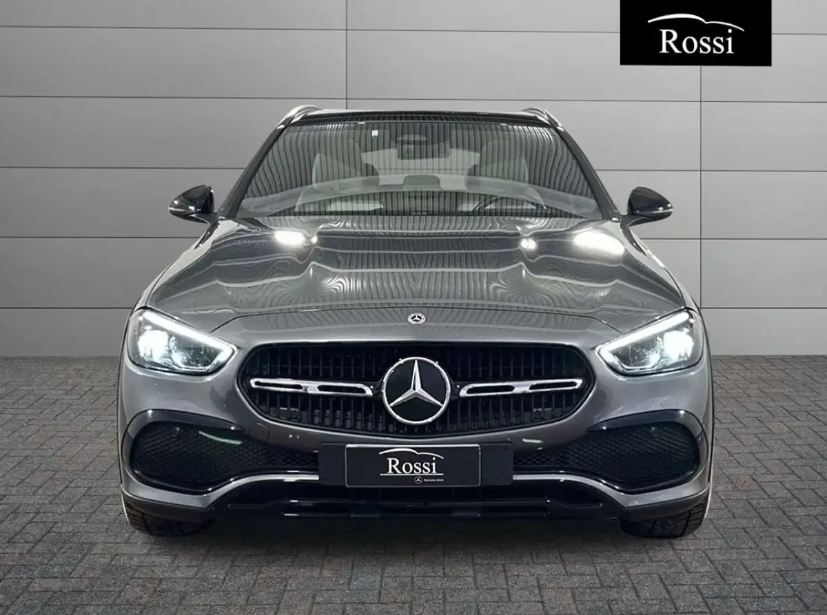 Usata Mercedes C220 Premium 200 CV (147 kW) 2023 Grigio scuro metallizzato Station wagon