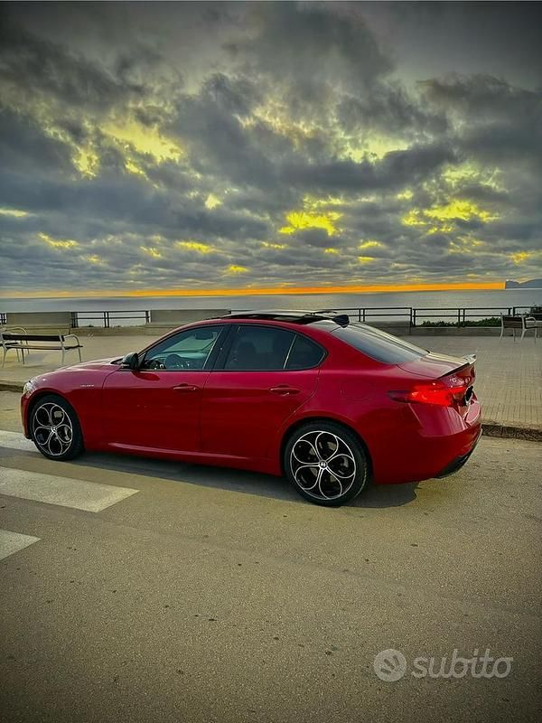 Usata Alfa Romeo Giulia Tech Edition 190 CV (139 kW) 2019 Rosso Berlina