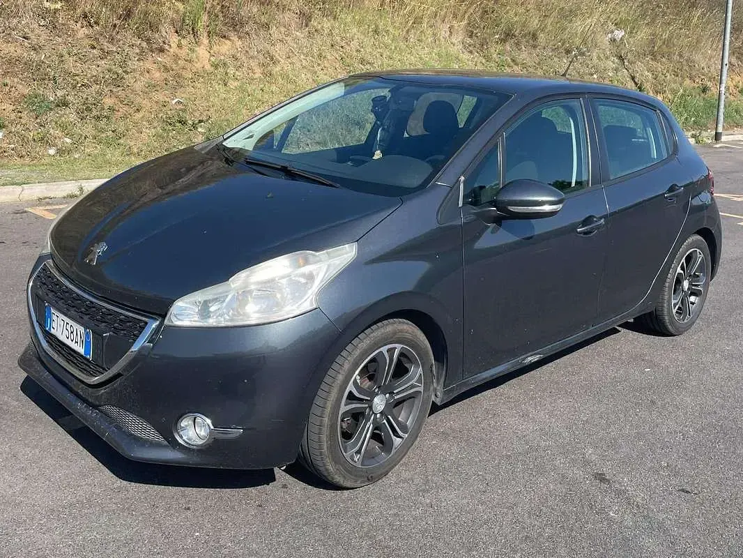 Usata Peugeot 208 Business-Line 68 CV (50 kW) 2013 Grigio Utilitaria