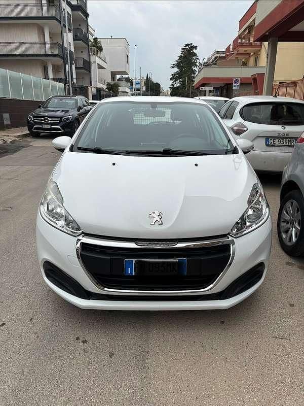 Usata Peugeot 208 Active 75 CV (55 kW) 2018 Utilitaria