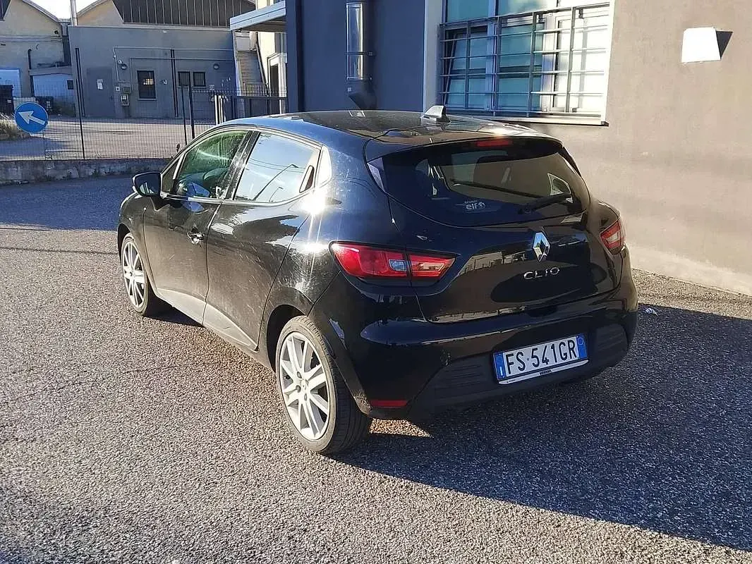 Usado Renault Clio IV 75 CV (55 kW) 2018 Negro Berlina