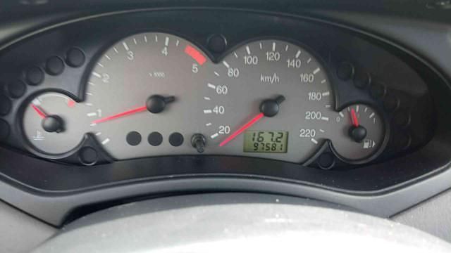 Usata Ford Focus Zetec 100 CV (73 kW) 2004 Grigio Berlina