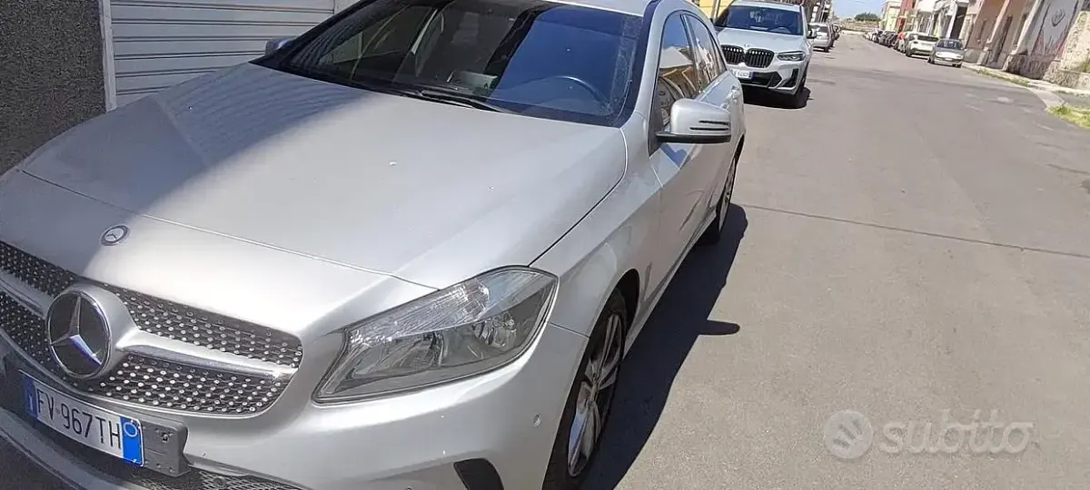 Usata Mercedes A200 136 CV (100 kW) 2013 Grigio Utilitaria