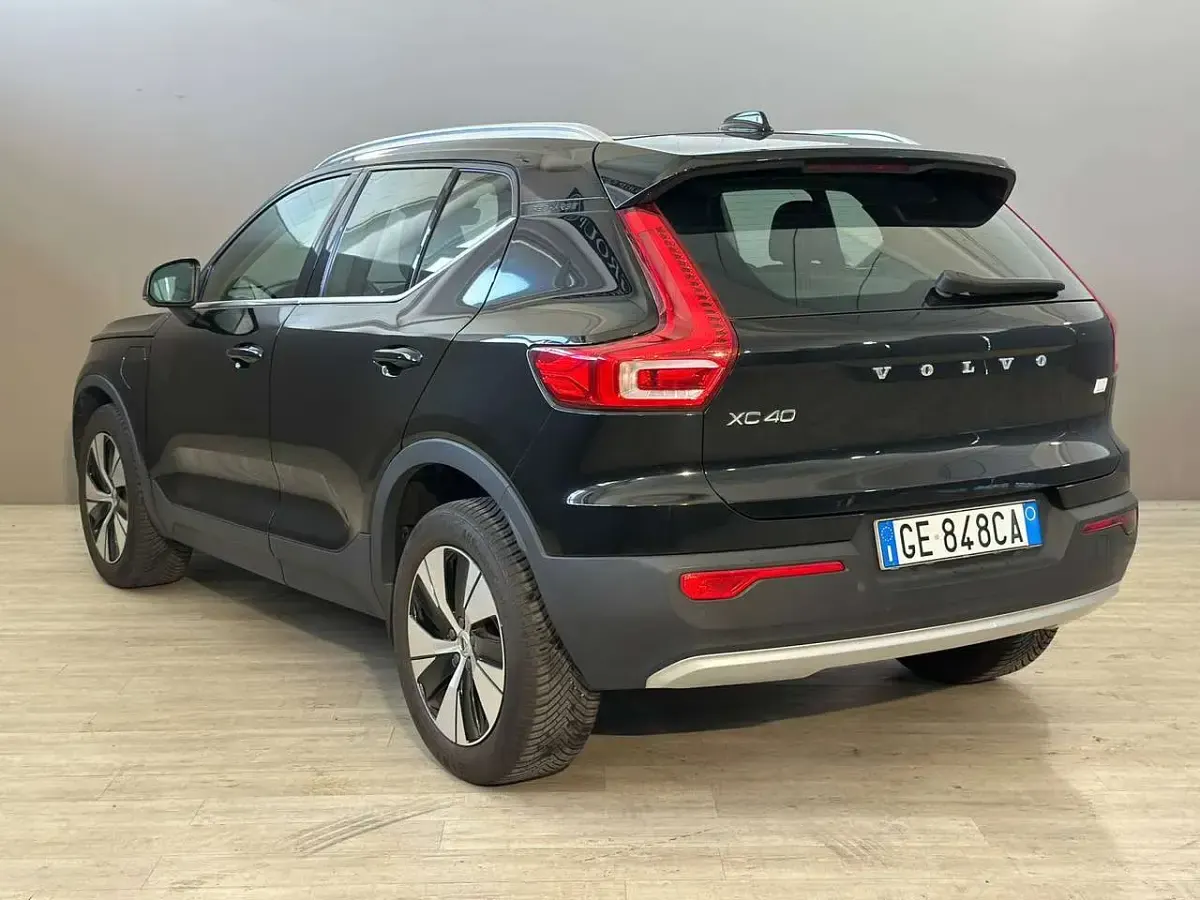 Usata Volvo XC40 129 CV (94 kW) 2023 Nero SUV