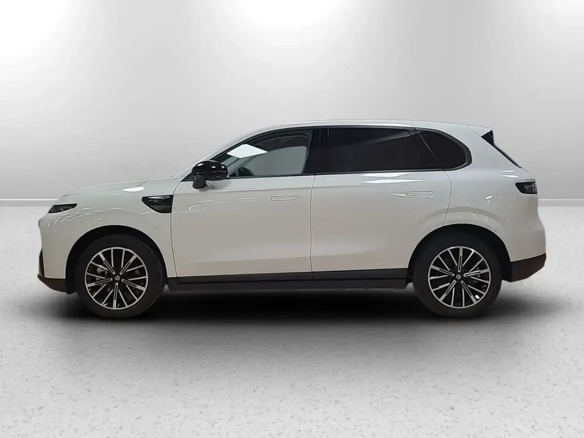 Nuova Leapmotor B10 109 CV (80 kW) 2026 Lyght whyte SUV