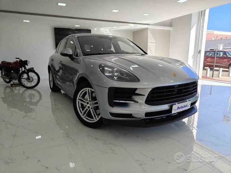 Grigio(met.) Usata 2019 Porsche Macan SUV | 43.500 € (Buon prezzo) - Immagine 1/4