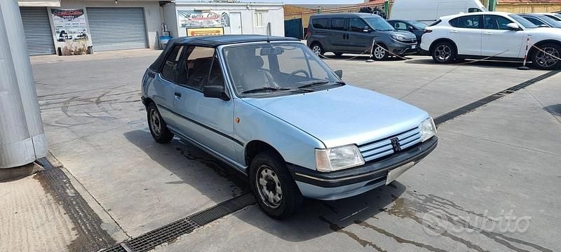 Usata Peugeot 205 49 CV (36 kW) 1986 Blu/azzurro Cabrio