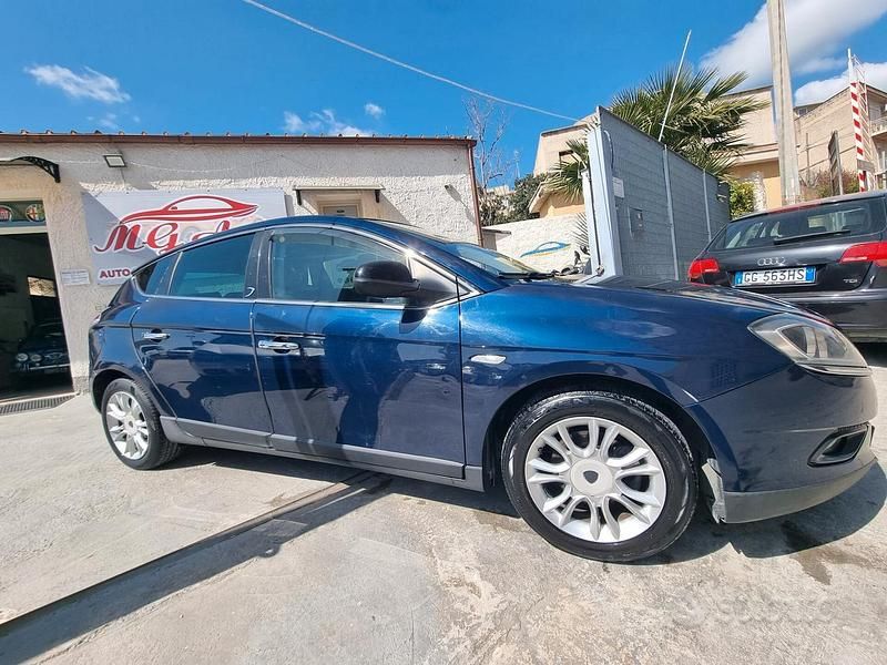 Usata Lancia Delta 119 CV (87 kW) 2009 Blu Utilitaria