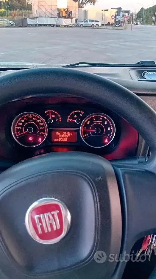 Usata Fiat Doblò 95 CV (69 kW) 2021 Bianco Monovolume