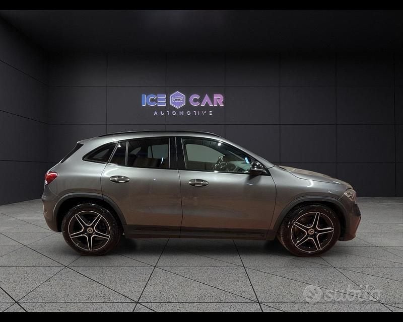 Usata Mercedes GLA180 Premium 136 CV (100 kW) 2023 Grigio SUV