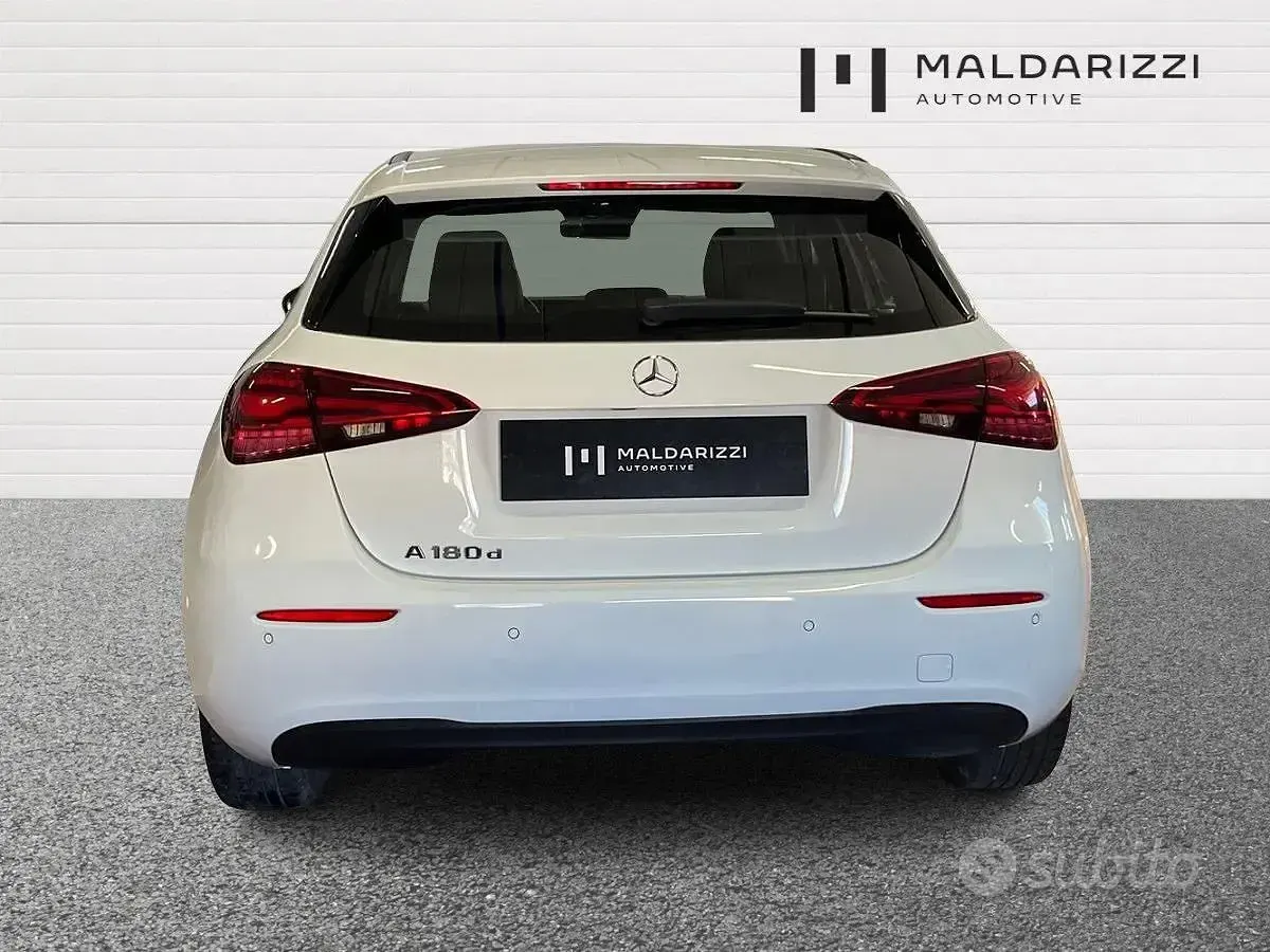 Usata Mercedes A180 Advanced 116 CV (85 kW) 2023 Bianco Berlina