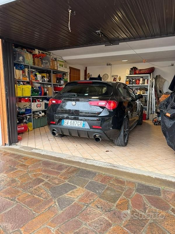 Usata Alfa Romeo Giulietta Distinctive 170 CV (125 kW) 2014 Nero Utilitaria