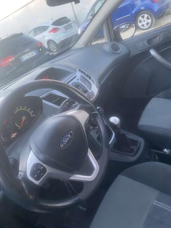 Usata Ford Fiesta 95 CV (69 kW) 2010 Berlina