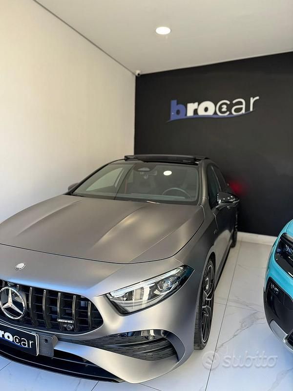 Grigio Usata 2024 Mercedes A35 AMG Tre volumi | 44.300 € (Buon prezzo) - Immagine 1/4