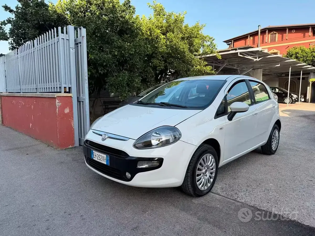 Usata Fiat Punto Evo Active 70 CV (51 kW) 2011 Utilitaria